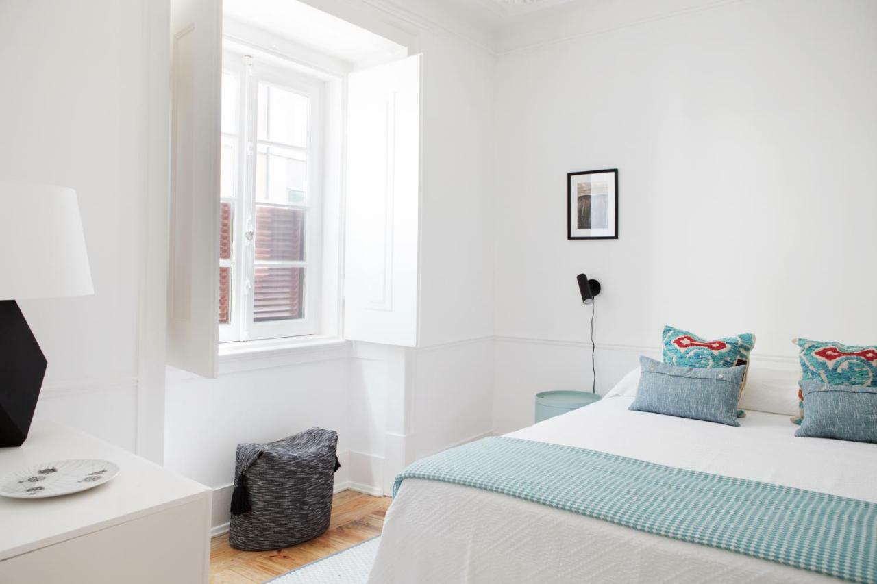 Renovated Charming Apartment With Terrace In Lapa Lisboa Ngoại thất bức ảnh