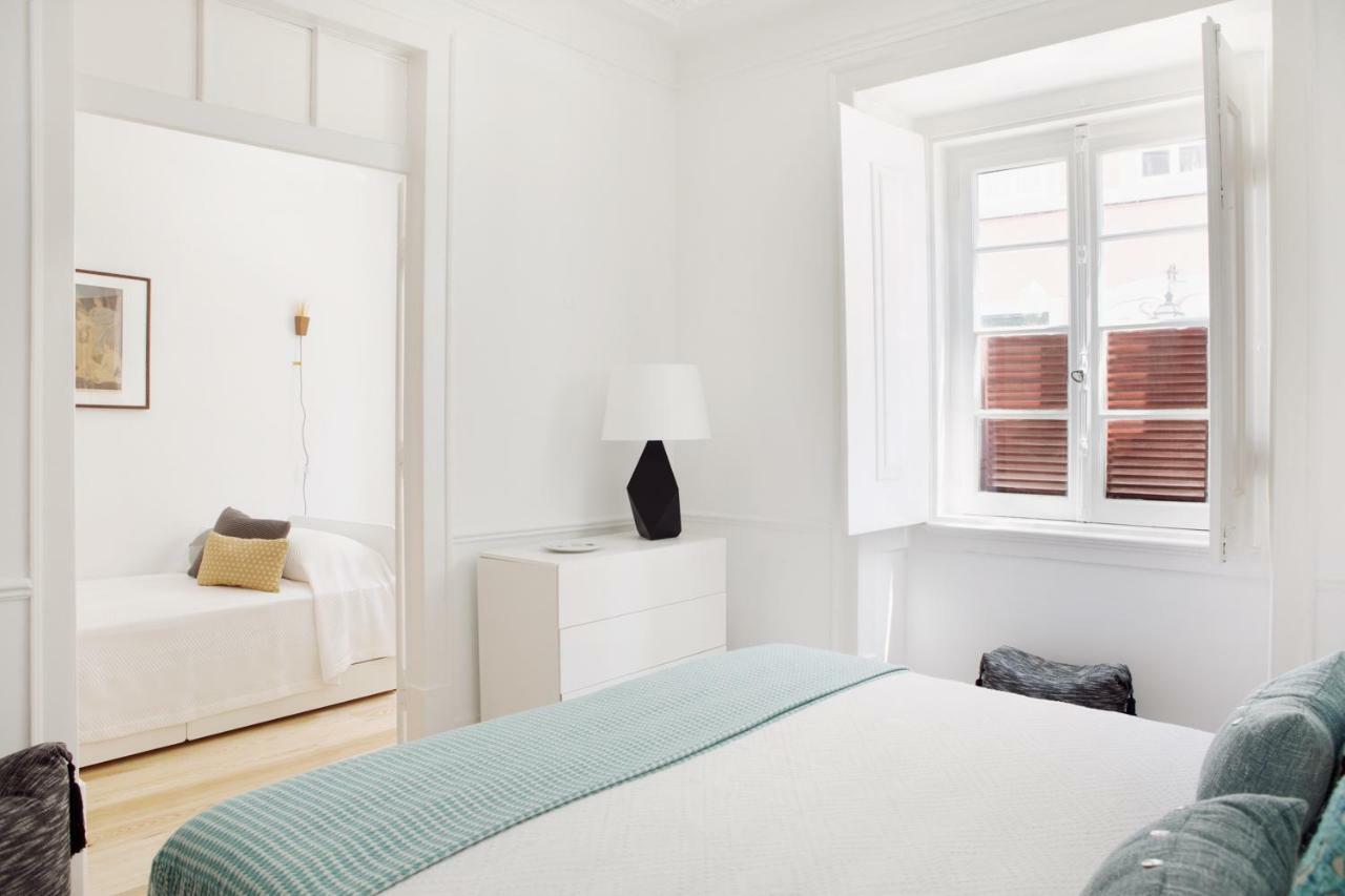 Renovated Charming Apartment With Terrace In Lapa Lisboa Ngoại thất bức ảnh